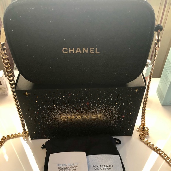 Chanel 2021 Black tweed pouch with god intertwined with Chanel samples and Sack. - Picture 3 of 5